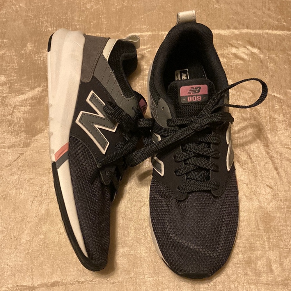 New Balance 009